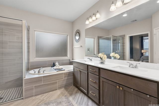 2059 Easton Dr, San Antonio, TX 78253