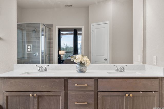 2059 Easton Dr, San Antonio, TX 78253