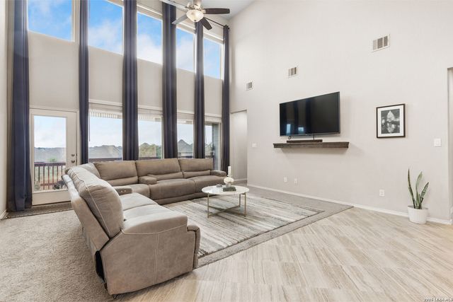 2059 Easton Dr, San Antonio, TX 78253