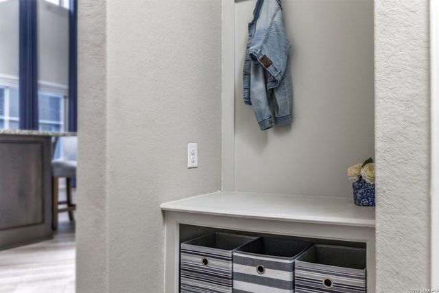 2059 Easton Dr, San Antonio, TX 78253