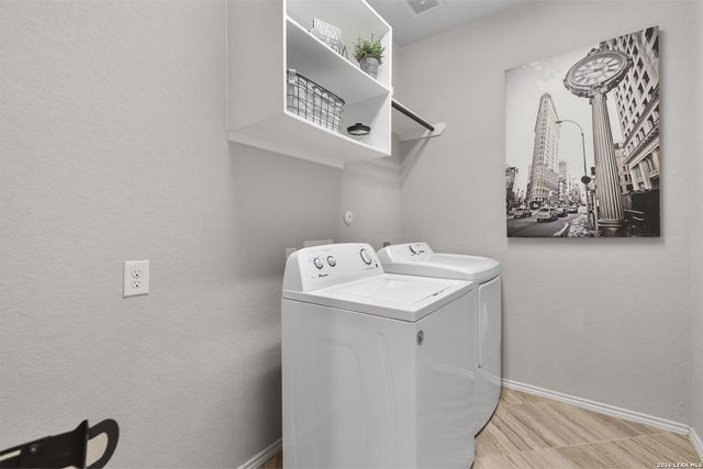 2059 Easton Dr, San Antonio, TX 78253