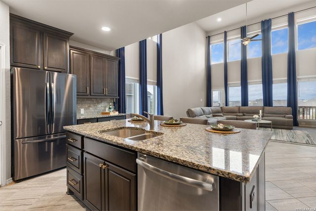 2059 Easton Dr, San Antonio, TX 78253