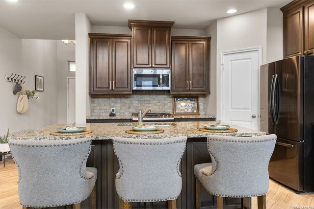 2059 Easton Dr, San Antonio, TX 78253