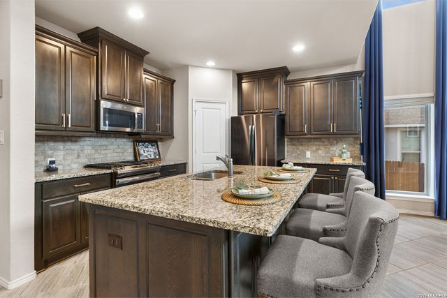 2059 Easton Dr, San Antonio, TX 78253