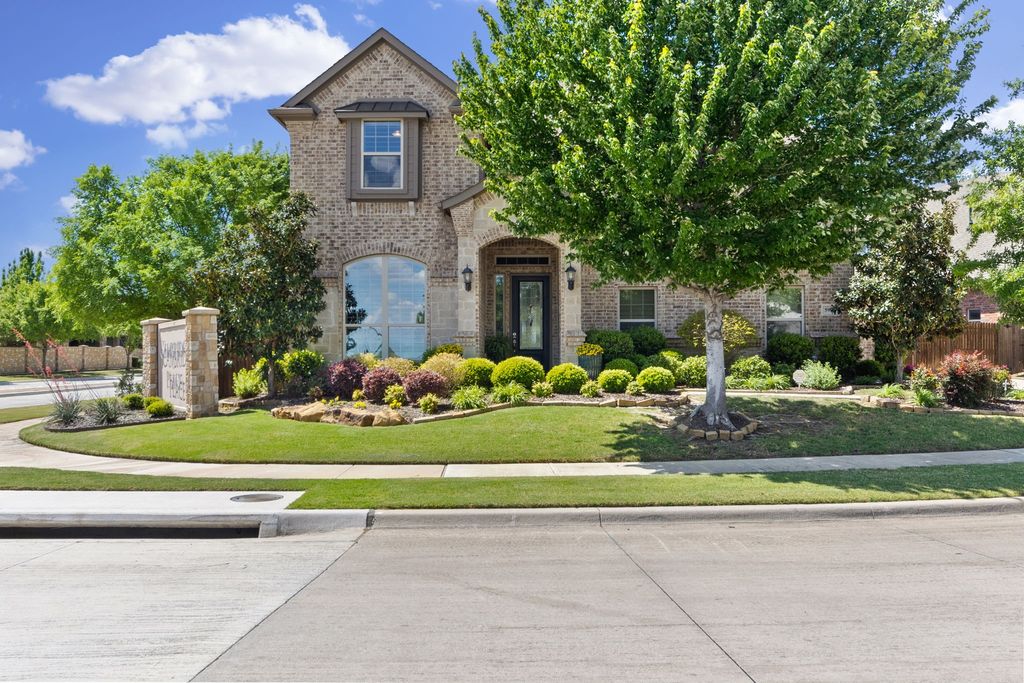 5901 Richmond Drive, North Richland Hills, TX 76180
