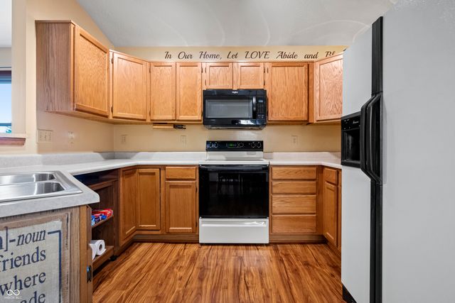 823 Jordan Drive, Greenwood, IN 46143