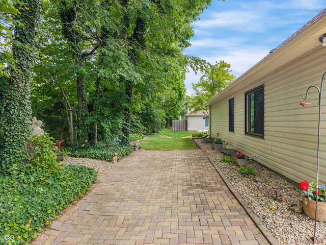 823 Jordan Drive, Greenwood, IN 46143
