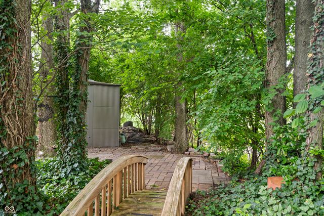 823 Jordan Drive, Greenwood, IN 46143