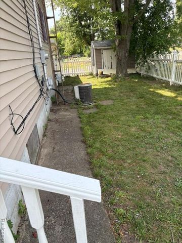 1297 Maxson Street, Flint, MI 48504