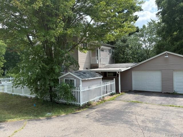1297 Maxson Street, Flint, MI 48504
