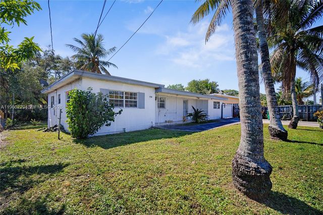 1780 NE 146th St, Miami, FL 33181