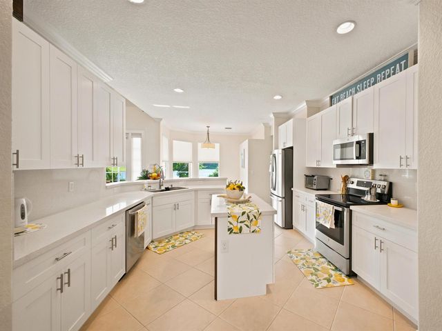 7209 Serrano Terrace, Delray Beach, FL 33446