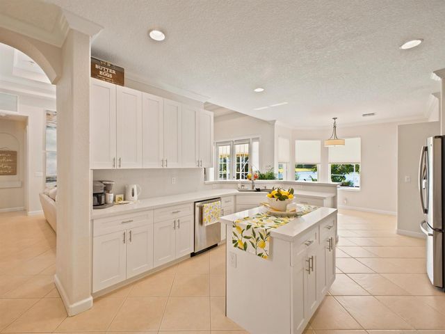 7209 Serrano Terrace, Delray Beach, FL 33446