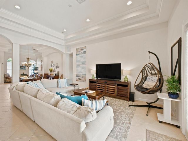 7209 Serrano Terrace, Delray Beach, FL 33446