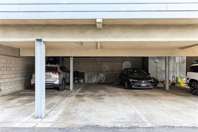15113 Saticoy Street 25, Van Nuys, CA 91405
