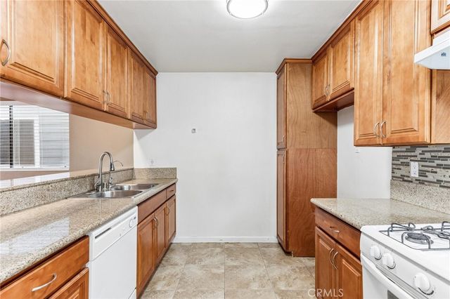 15113 Saticoy Street 25, Van Nuys, CA 91405