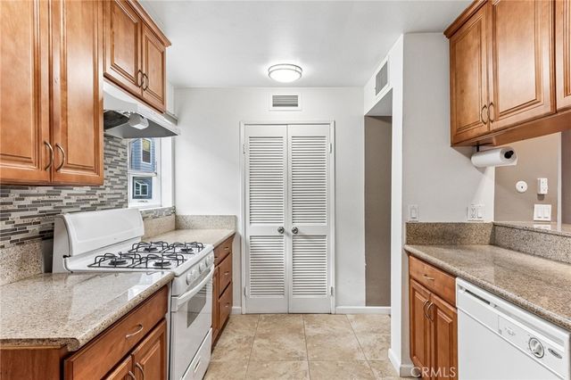 15113 Saticoy Street 25, Van Nuys, CA 91405