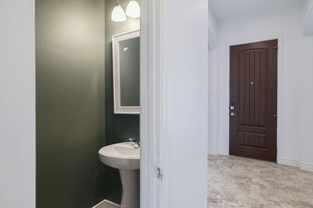 100 Kirkhill CV, Hutto, TX 78634