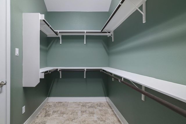 100 Kirkhill CV, Hutto, TX 78634