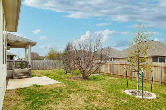 100 Kirkhill CV, Hutto, TX 78634