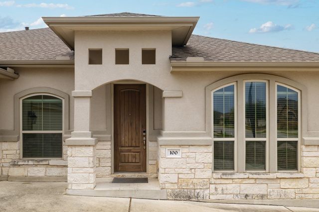 100 Kirkhill CV, Hutto, TX 78634