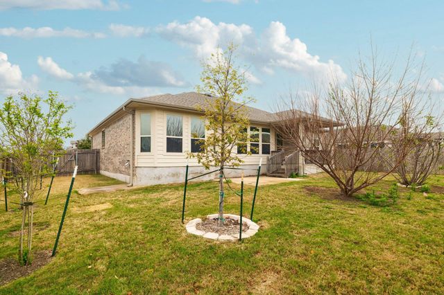 100 Kirkhill CV, Hutto, TX 78634