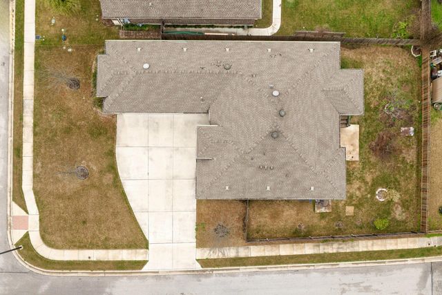 100 Kirkhill CV, Hutto, TX 78634