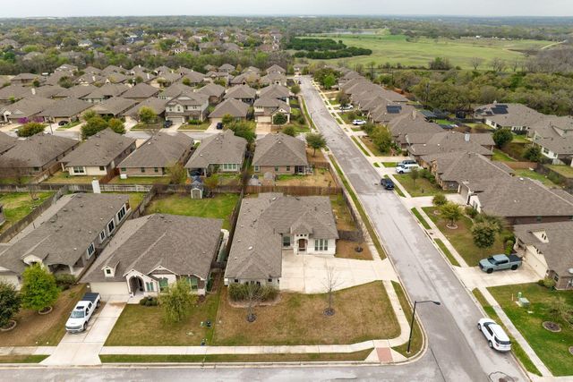100 Kirkhill CV, Hutto, TX 78634