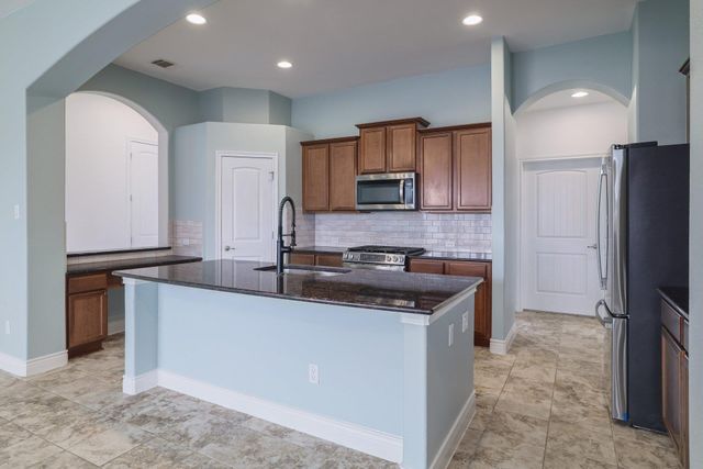 100 Kirkhill CV, Hutto, TX 78634