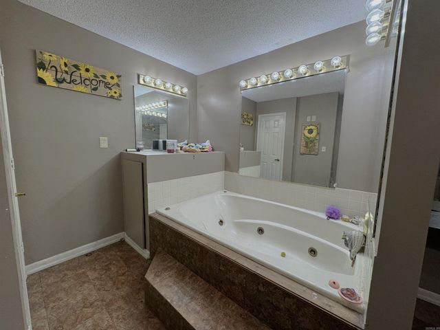 108 Martin Dr W, Wynne, AR 72396