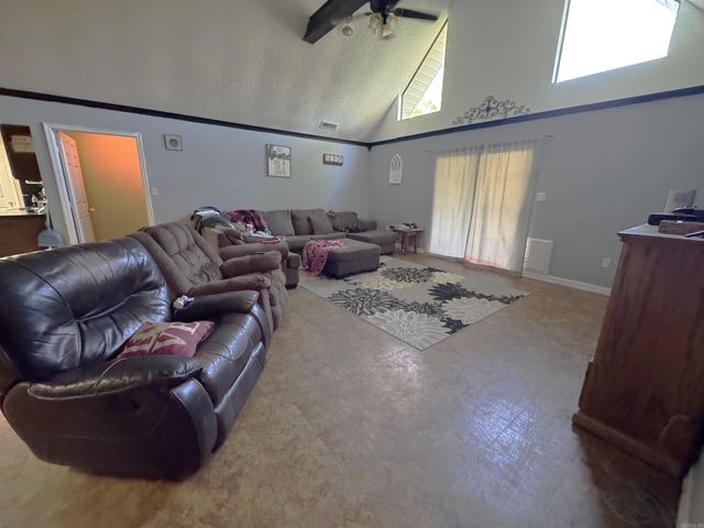 108 Martin Dr W, Wynne, AR 72396