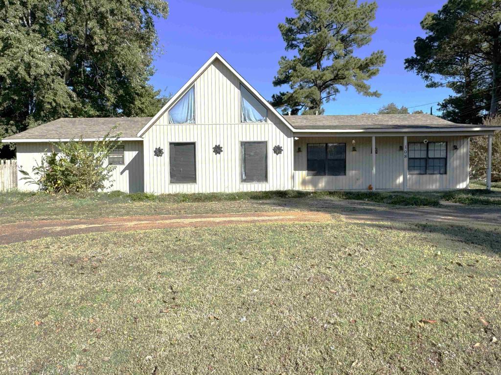108 Martin Dr W, Wynne, AR 72396