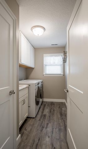 607 W Bentley Circle 607 W Bentley Circle, Troy, OH 45373