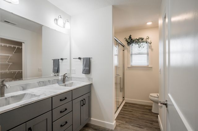 607 W Bentley Circle 607 W Bentley Circle, Troy, OH 45373