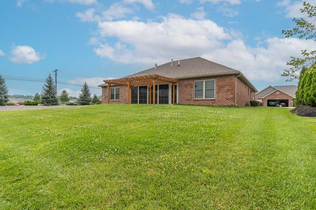 607 W Bentley Circle 607 W Bentley Circle, Troy, OH 45373
