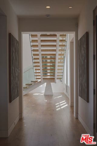 1722 San Remo Drive, Pacific Palisades, CA 90272