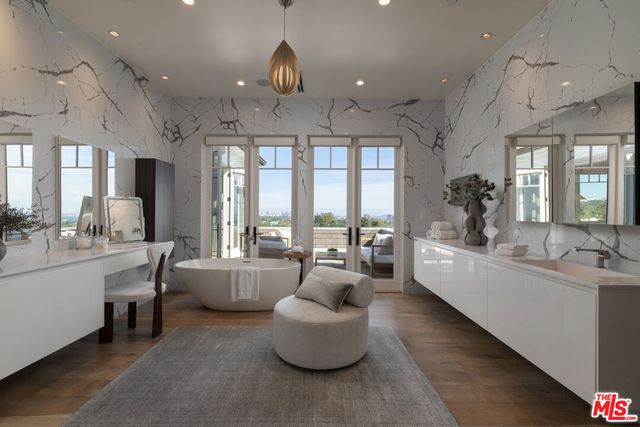 1722 San Remo Drive, Pacific Palisades, CA 90272