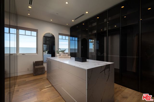 1722 San Remo Drive, Pacific Palisades, CA 90272