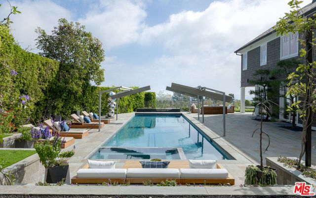 1722 San Remo Drive, Pacific Palisades, CA 90272