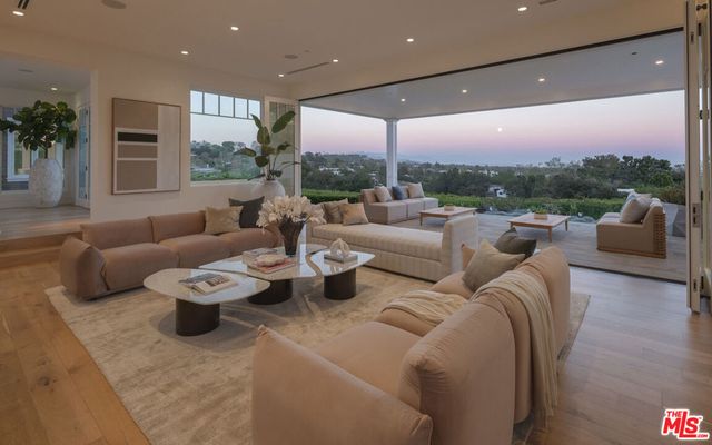 1722 San Remo Drive, Pacific Palisades, CA 90272