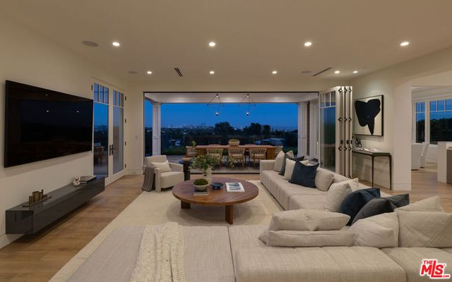 1722 San Remo Drive, Pacific Palisades, CA 90272