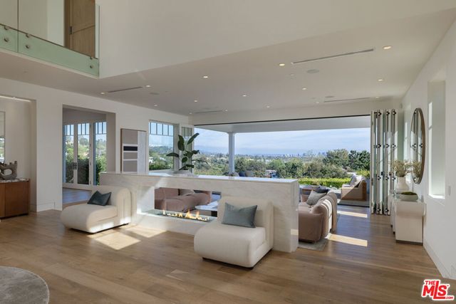 1722 San Remo Drive, Pacific Palisades, CA 90272