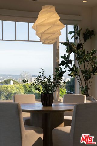 1722 San Remo Drive, Pacific Palisades, CA 90272