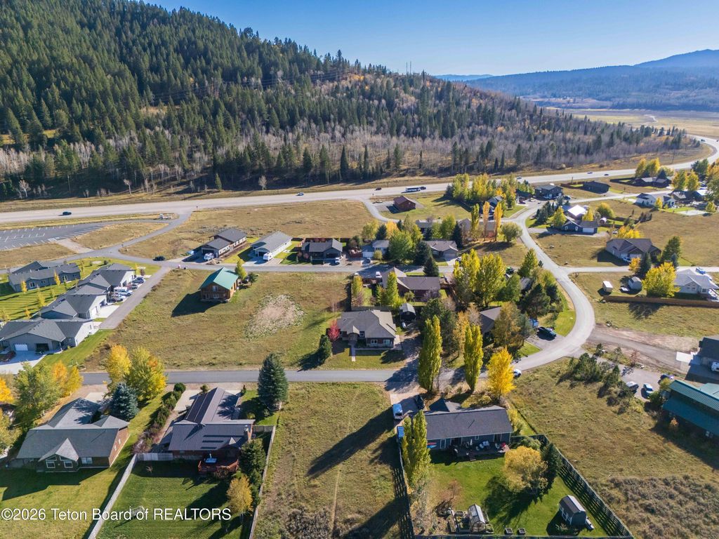 326 SNAKE RIVER Drive, Alpine, WY 83128 photo 5