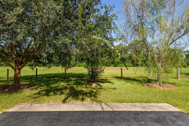 4018 Avenue L, Santa Fe, TX 77510