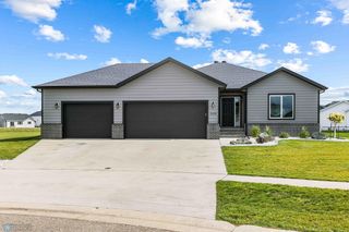 2124 14th Street W, Fargo, ND 58078
