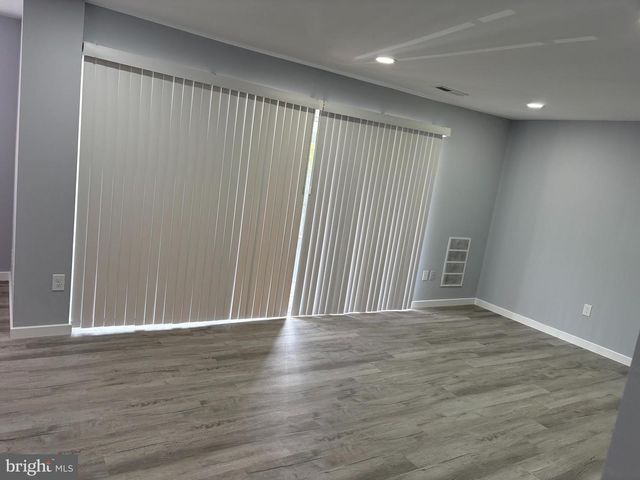 5464 85TH AVE #201, Hyattsville, MD 20784