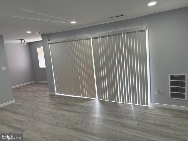 5464 85TH AVE #201, Hyattsville, MD 20784