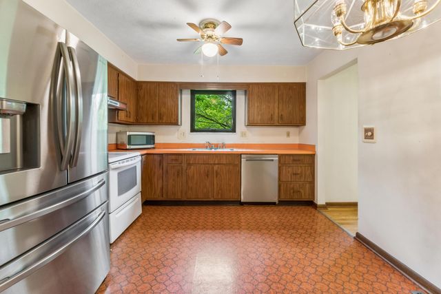 6169 Meadow Wood Lane, Columbus, OH 43228