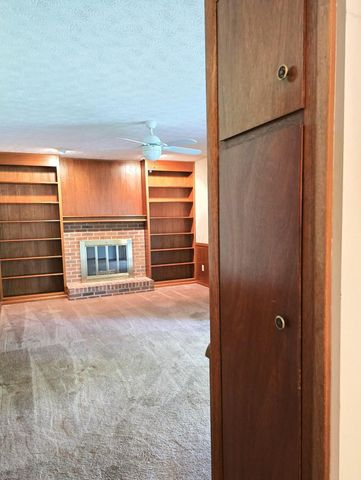 6169 Meadow Wood Lane, Columbus, OH 43228